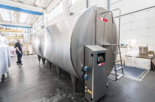 Chladicí tank Frigomilk po výstupní kontrole připraven na odvoz a instalaci na farmě