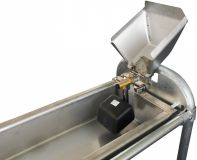 Napájecí výklopný nerezový žlab do podlahy Suevia - nový model 2018