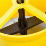 Krmítko ARCUS GYRO s víkem, s nožkami, žluté